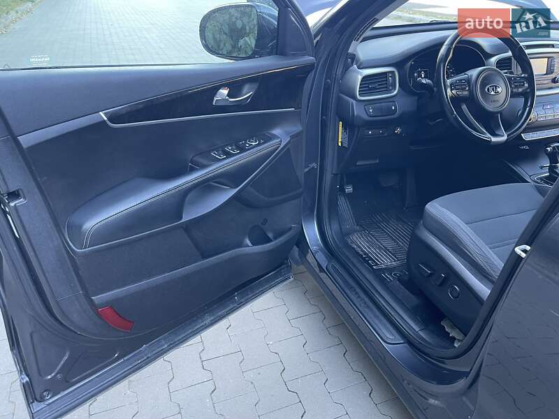 Внедорожник / Кроссовер Kia Sorento 2016 в Белой Церкви