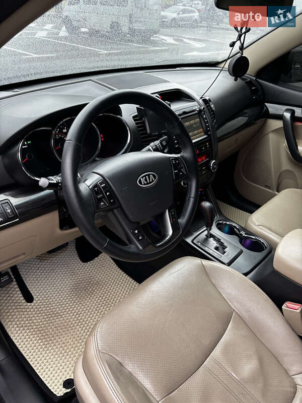 Внедорожник / Кроссовер Kia Sorento 2010 в Киеве