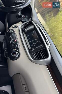 Позашляховик / Кросовер Kia Sorento 2016 в 