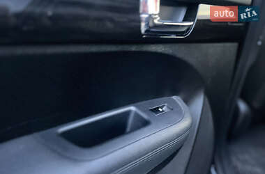 Позашляховик / Кросовер Kia Sorento 2012 в  фото 35 Позашляховик / Кросовер Kia Sorento 2012 в