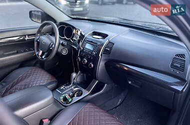 Позашляховик / Кросовер Kia Sorento 2012 в  фото 29 Позашляховик / Кросовер Kia Sorento 2012 в