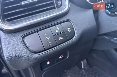 Внедорожник / Кроссовер Kia Sorento 2015 в 
