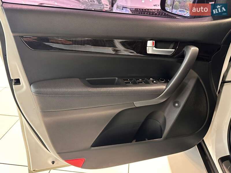 Внедорожник / Кроссовер Kia Sorento 2012 в Одессе