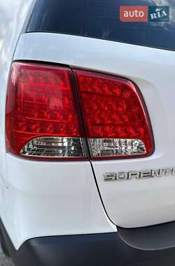 Внедорожник / Кроссовер Kia Sorento 2012 в 