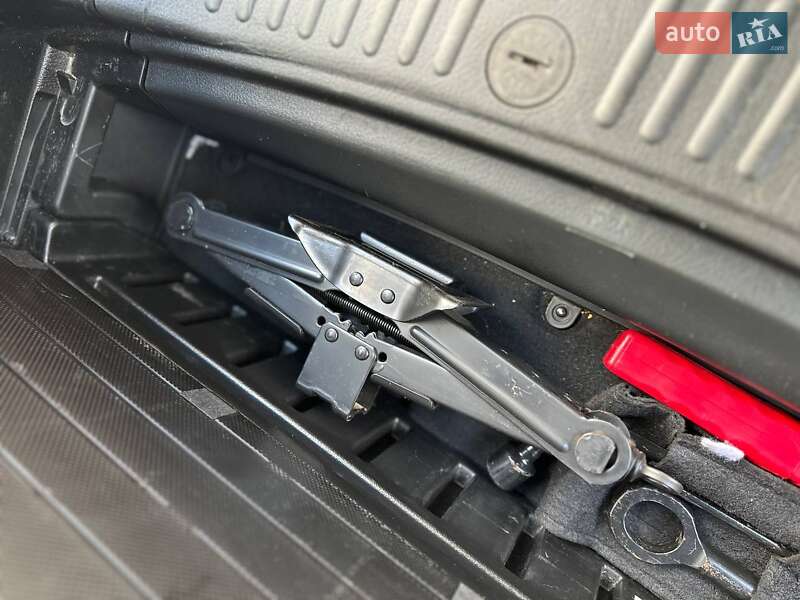 Внедорожник / Кроссовер Kia Sorento 2012 в Черкассах