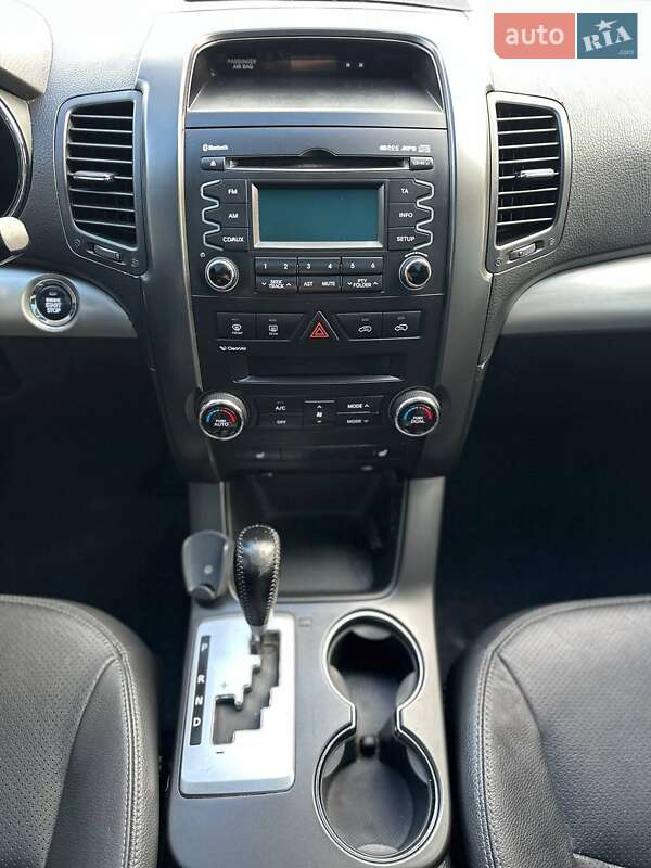 Внедорожник / Кроссовер Kia Sorento 2012 в Черкассах