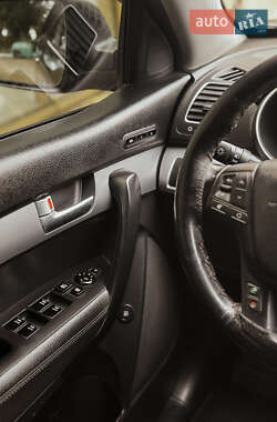 Внедорожник / Кроссовер Kia Sorento 2013 в 