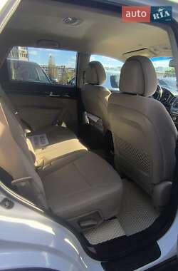 Позашляховик / Кросовер Kia Sorento 2013 в  фото 21 Позашляховик / Кросовер Kia Sorento 2013 в