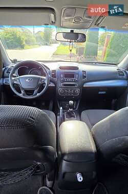 Позашляховик / Кросовер Kia Sorento 2013 в 