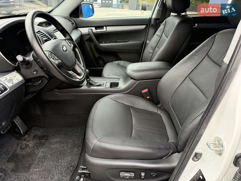 Внедорожник / Кроссовер Kia Sorento 2015 в Ровно