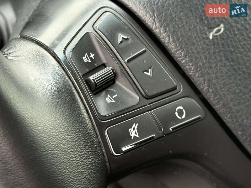 Внедорожник / Кроссовер Kia Sorento 2015 в Ровно