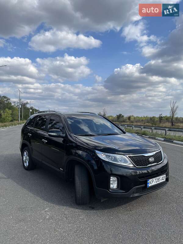 Внедорожник / Кроссовер Kia Sorento 2013 в Новониколаевке фото 3 Внедорожник / Кроссовер Kia Sorento 2013 в Новониколаевке