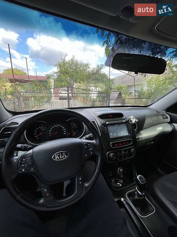 Внедорожник / Кроссовер Kia Sorento 2013 в Новониколаевке фото 10 Внедорожник / Кроссовер Kia Sorento 2013 в Новониколаевке