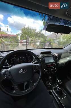 Позашляховик / Кросовер Kia Sorento 2013 в 