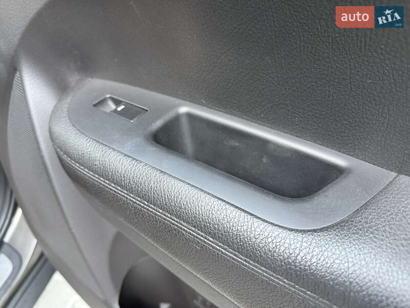 Внедорожник / Кроссовер Kia Sorento 2012 в Ровно