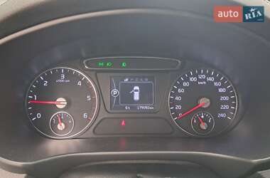 Внедорожник / Кроссовер Kia Sorento 2015 в 