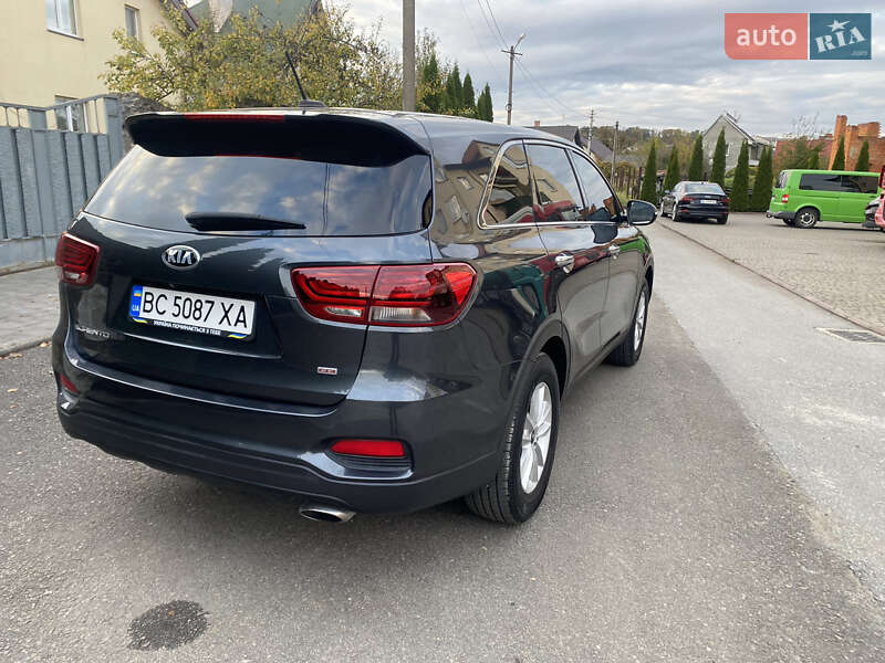Внедорожник / Кроссовер Kia Sorento 2019 в Самборе фото 16 Внедорожник / Кроссовер Kia Sorento 2019 в Самборе