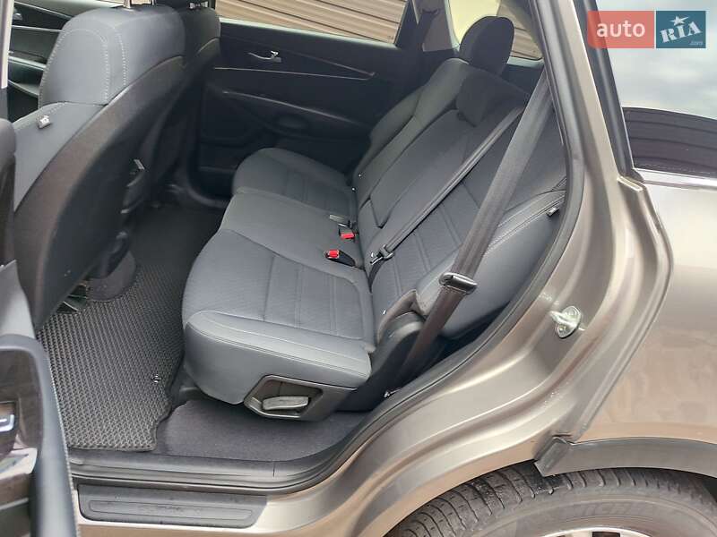 Позашляховик / Кросовер Kia Sorento 2016 в Білій Церкві фото 20 Позашляховик / Кросовер Kia Sorento 2016 в Білій Церкві