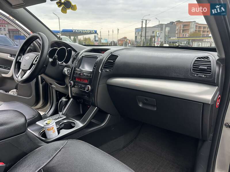 Внедорожник / Кроссовер Kia Sorento 2011 в Хмельницком
