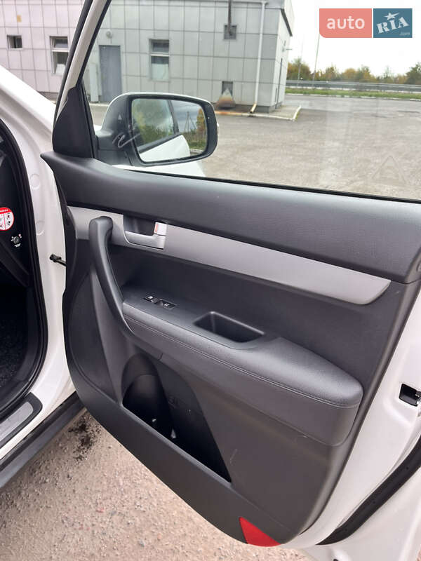 Позашляховик / Кросовер Kia Sorento 2014 в Радивиліві