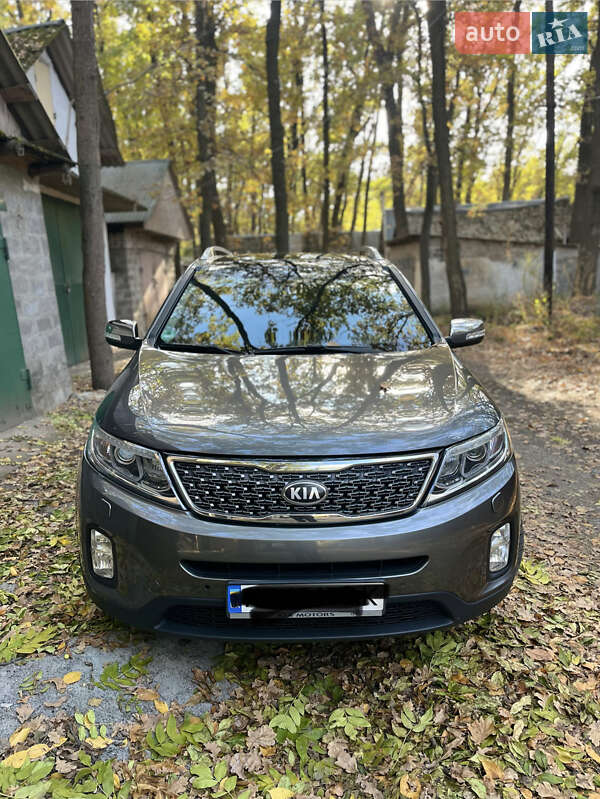 Позашляховик / Кросовер Kia Sorento 2014 в  фото Позашляховик / Кросовер Kia Sorento 2014 в