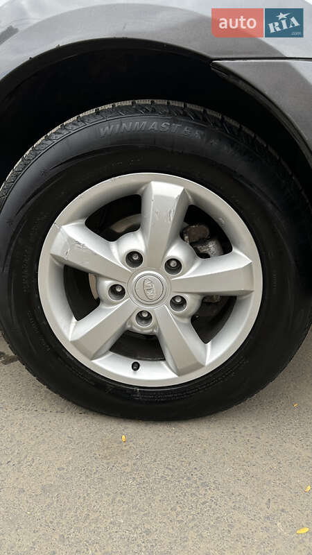 Внедорожник / Кроссовер Kia Sorento 2003 в Черновцах фото 9 Внедорожник / Кроссовер Kia Sorento 2003 в Черновцах