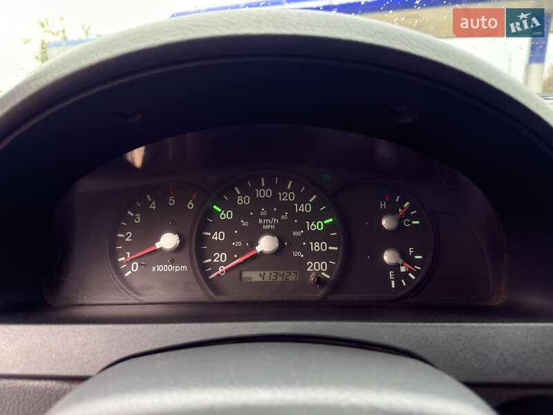 Позашляховик / Кросовер Kia Sorento 2003 в Мені