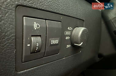 Внедорожник / Кроссовер Kia Sorento 2003 в 