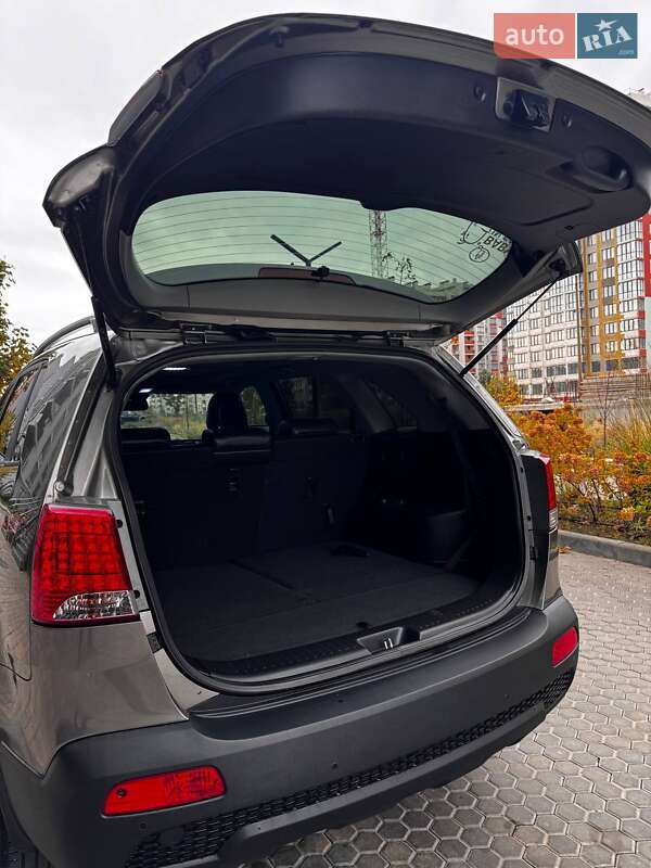 Позашляховик / Кросовер Kia Sorento 2012 в Одесі