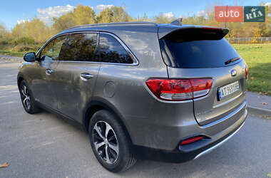 Позашляховик / Кросовер Kia Sorento 2016 в 