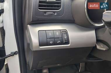 Позашляховик / Кросовер Kia Sorento 2011 в 