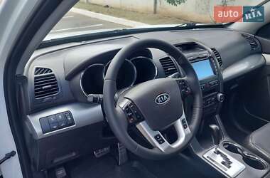Позашляховик / Кросовер Kia Sorento 2011 в 