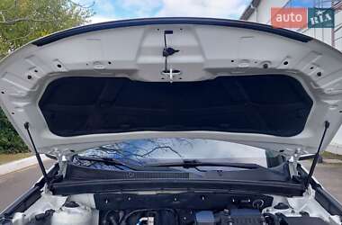 Позашляховик / Кросовер Kia Sorento 2011 в 