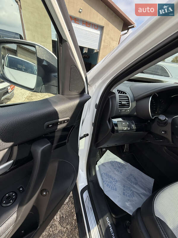 Позашляховик / Кросовер Kia Sorento 2015 в Івано-Франківську фото 17 Позашляховик / Кросовер Kia Sorento 2015 в Івано-Франківську