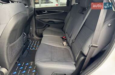 Позашляховик / Кросовер Kia Sorento 2015 в  фото 25 Позашляховик / Кросовер Kia Sorento 2015 в