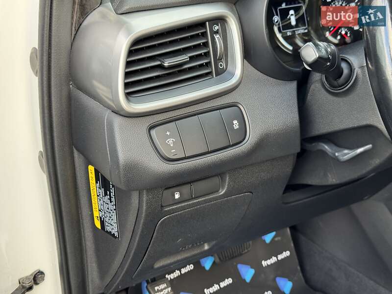 Внедорожник / Кроссовер Kia Sorento 2015 в Ровно фото 16 Внедорожник / Кроссовер Kia Sorento 2015 в Ровно