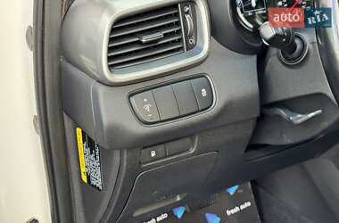 Позашляховик / Кросовер Kia Sorento 2015 в  фото 16 Позашляховик / Кросовер Kia Sorento 2015 в