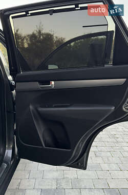 Позашляховик / Кросовер Kia Sorento 2013 в  фото 50 Позашляховик / Кросовер Kia Sorento 2013 в