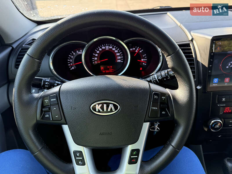 Позашляховик / Кросовер Kia Sorento 2011 в Рівному