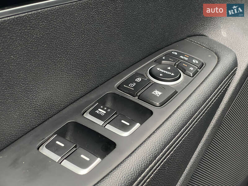 Позашляховик / Кросовер Kia Sorento 2017 в Києві фото 15 Позашляховик / Кросовер Kia Sorento 2017 в Києві