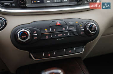 Внедорожник / Кроссовер Kia Sorento 2016 в 