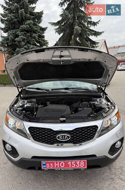 Внедорожник / Кроссовер Kia Sorento 2010 в 
