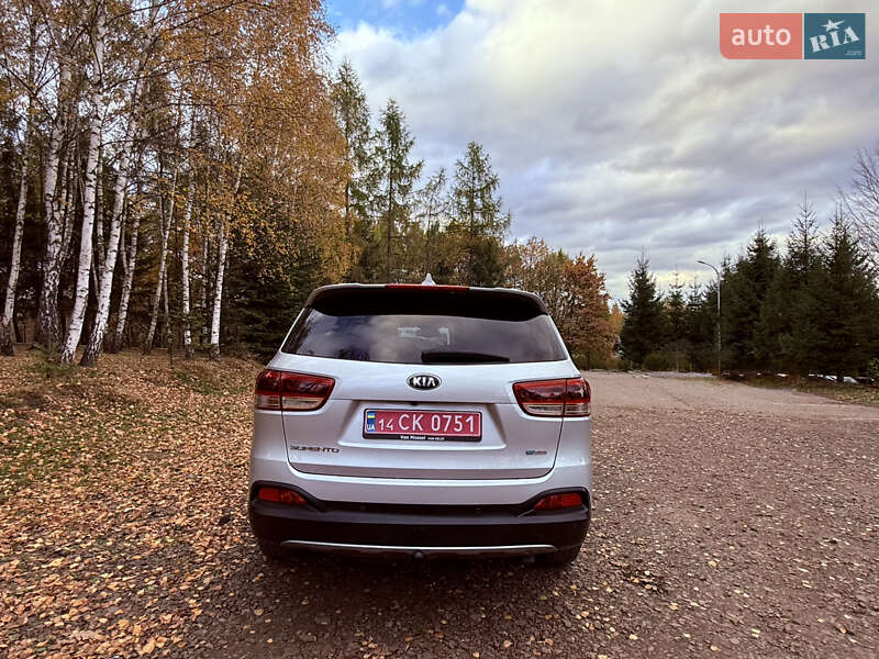 Позашляховик / Кросовер Kia Sorento 2016 в Стрию