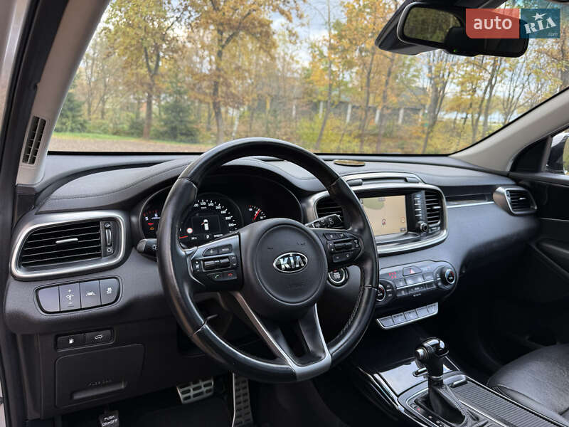 Позашляховик / Кросовер Kia Sorento 2016 в Стрию