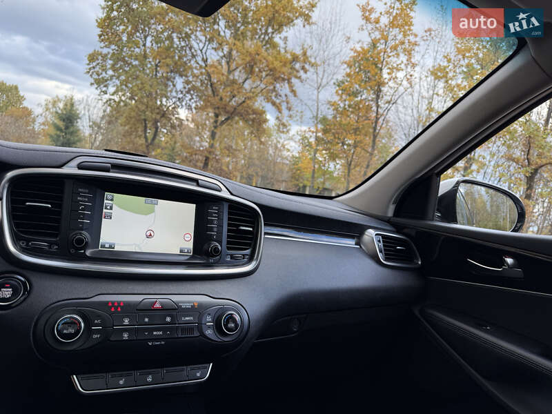 Позашляховик / Кросовер Kia Sorento 2016 в Стрию