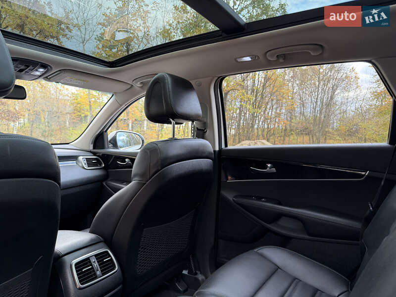 Позашляховик / Кросовер Kia Sorento 2016 в Стрию