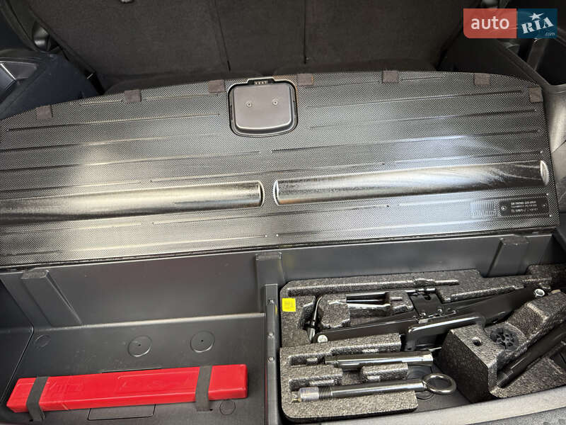 Позашляховик / Кросовер Kia Sorento 2016 в Стрию