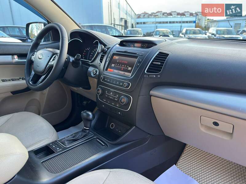 Позашляховик / Кросовер Kia Sorento 2014 в Львові