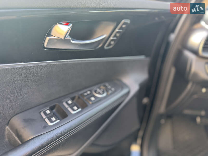 Внедорожник / Кроссовер Kia Sorento 2015 в Ивано-Франковске