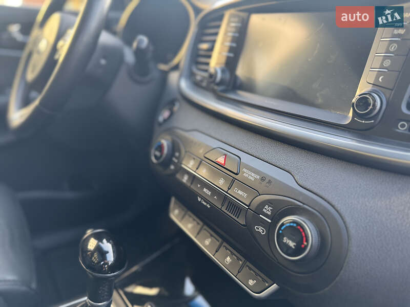 Внедорожник / Кроссовер Kia Sorento 2015 в Ивано-Франковске